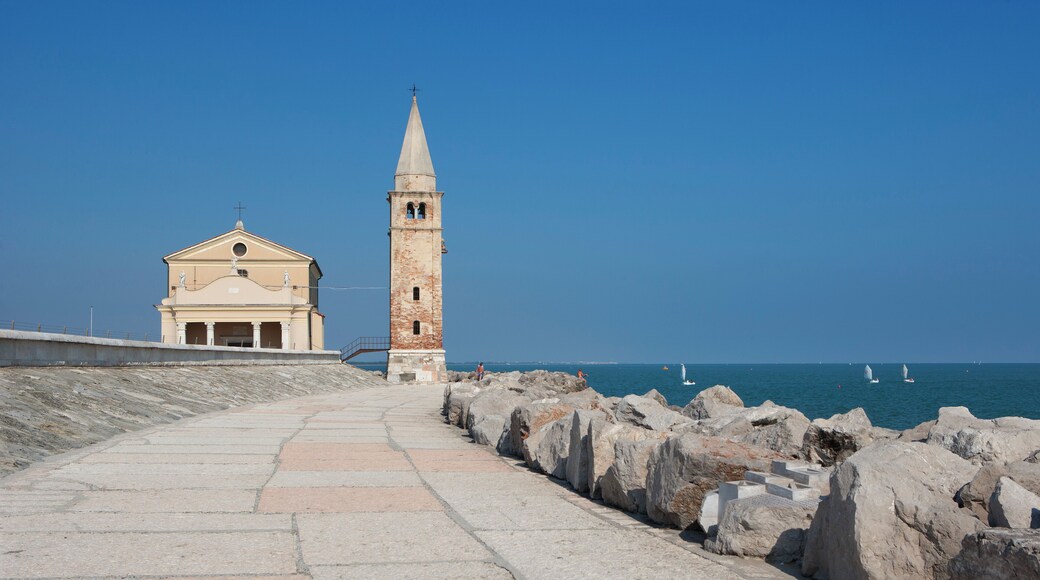 Italy, Province of Venice, View of Madonna dellAngelo with Adriatic Sea