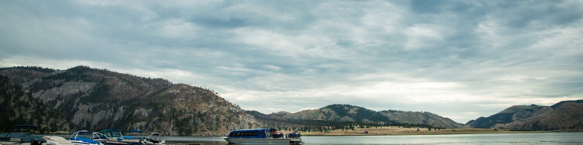 Helena caracterizando um lago ou charco