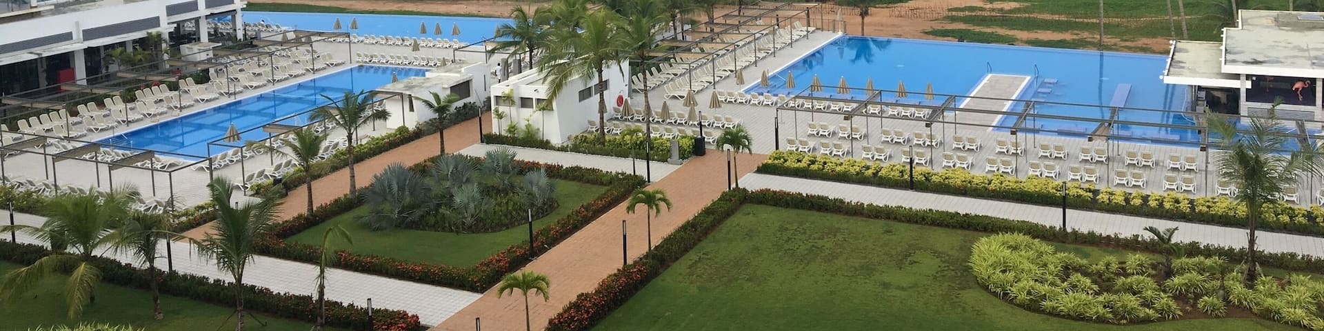 Where the pool meets the Beach 🏖
#holidays