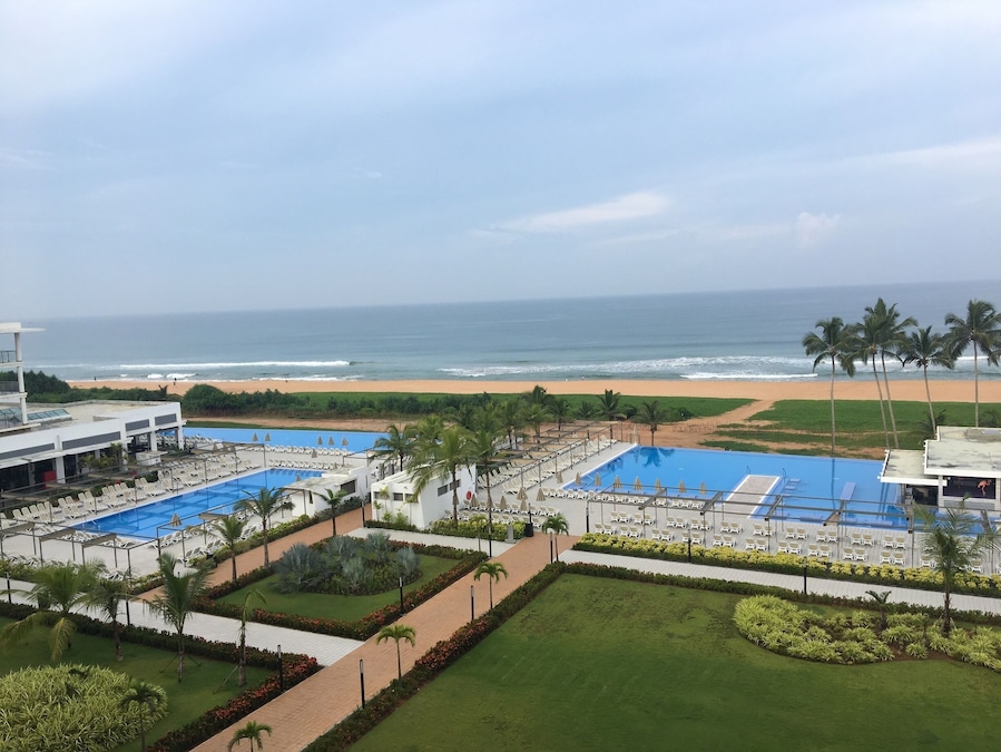 Where the pool meets the Beach 🏖 
#holidays