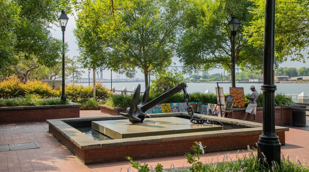 Rousakis Riverfront Plaza showing a park