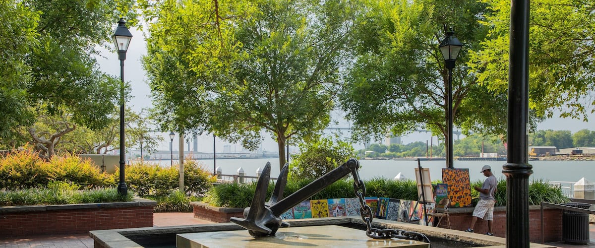 Rousakis Riverfront Plaza showing a park