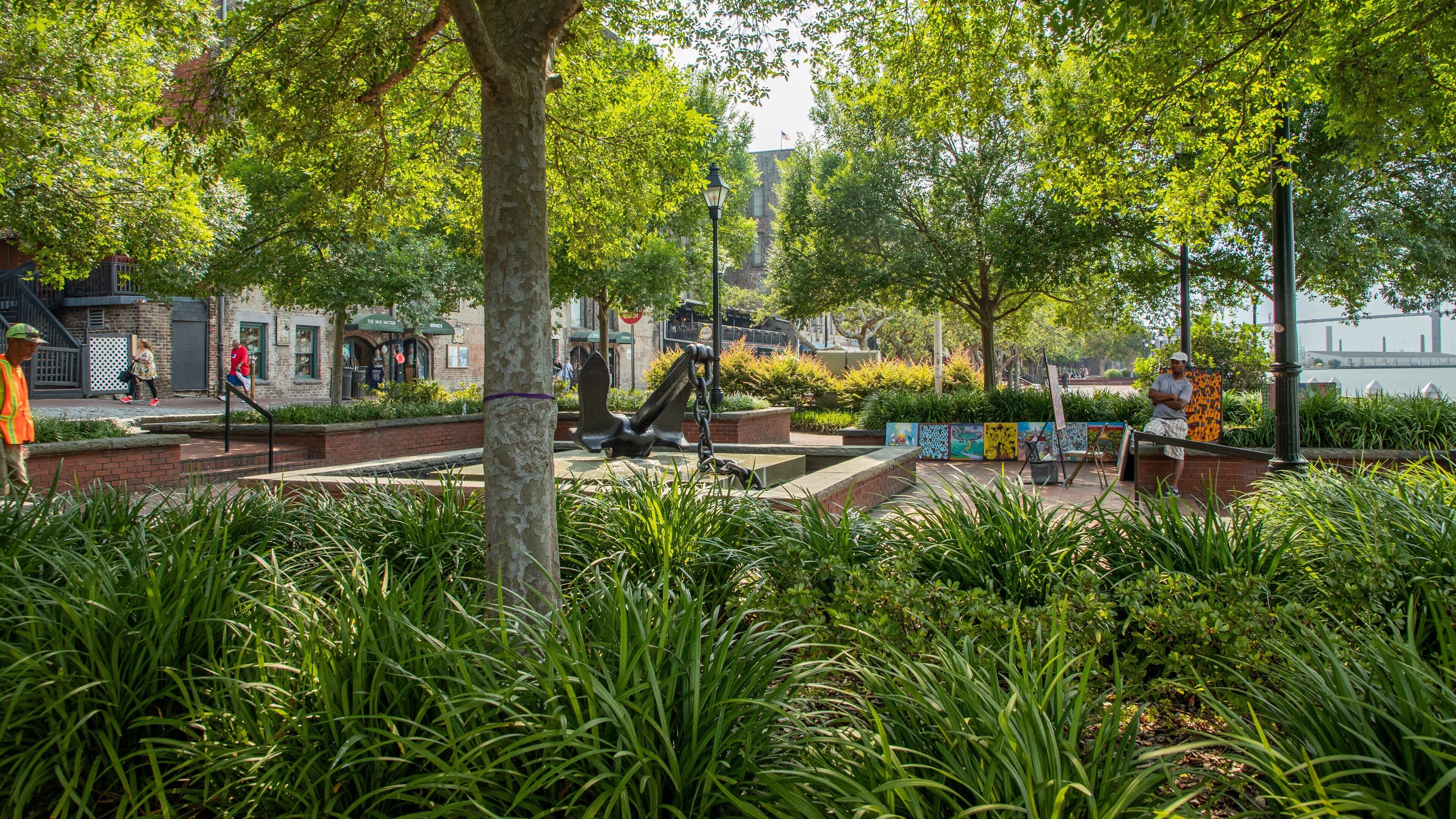 Rousakis Riverfront Plaza which includes a garden
