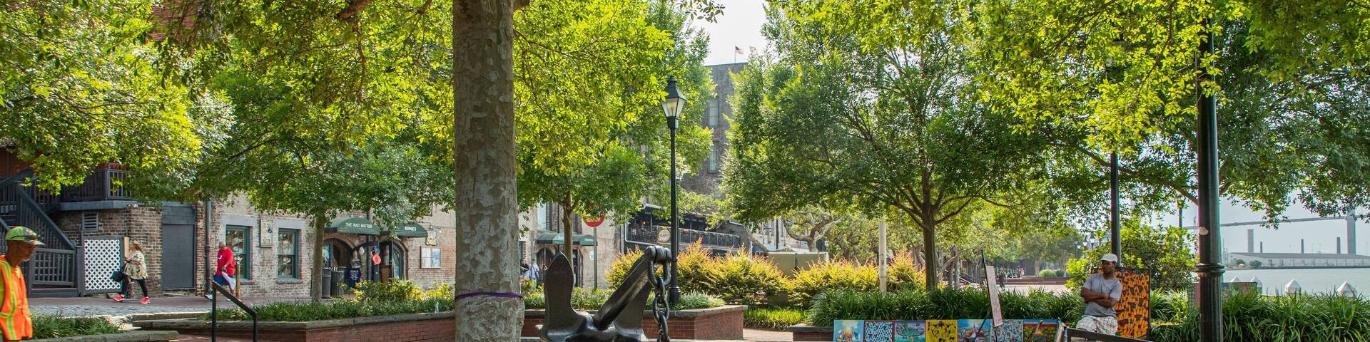 Rousakis Riverfront Plaza which includes a garden