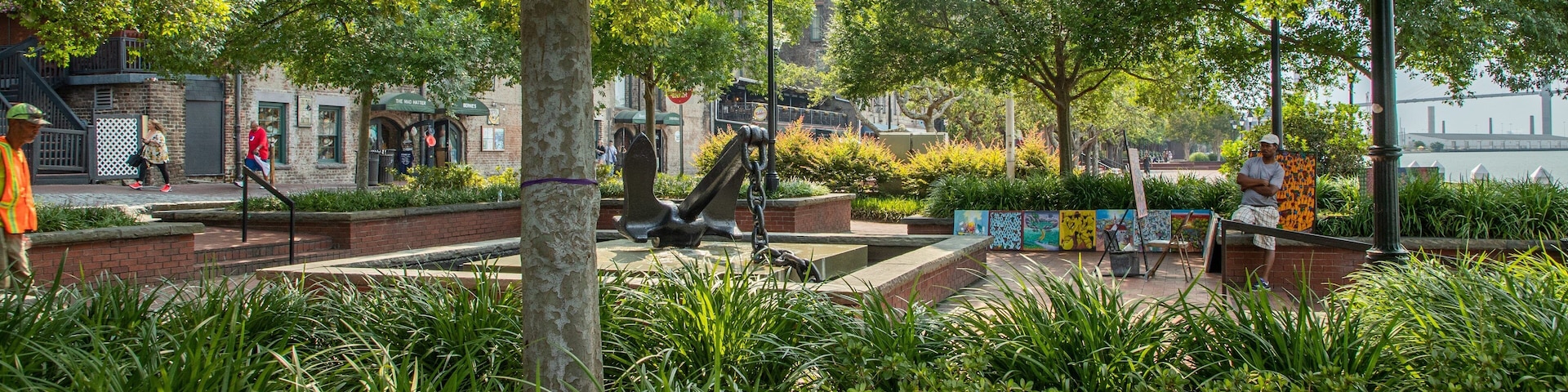 Rousakis Riverfront Plaza which includes a garden