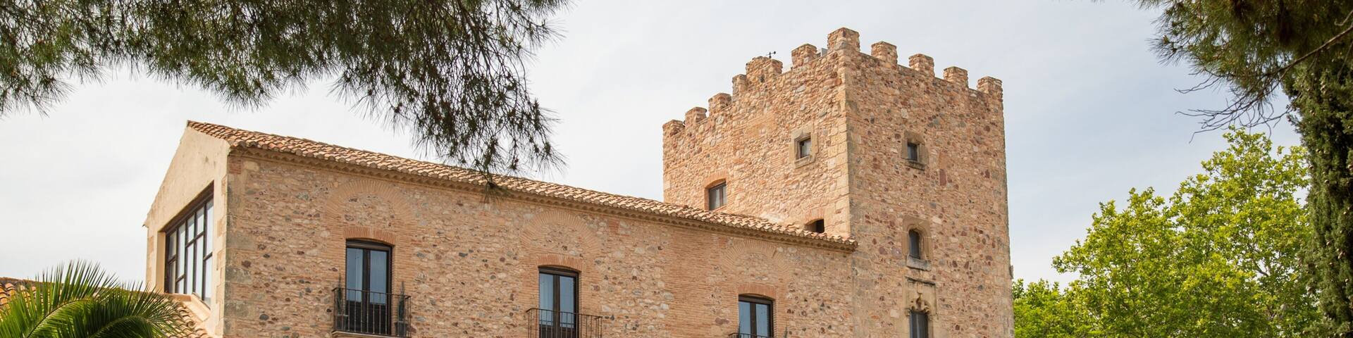 Castle Vilafortuny featuring heritage architecture