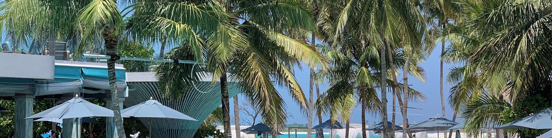 Where the pool meets the sea is where you wanna be! Spend half the day in the ocean and half in the pool - bliss! ☀️
#LifeAtExpedia
