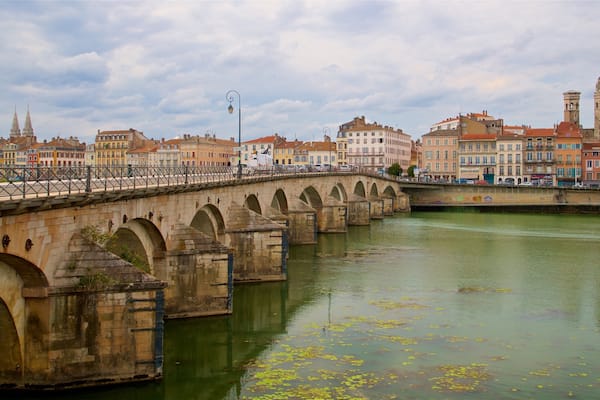 Pont Saint-Laurent featuring a city, a bridge and a river or creek