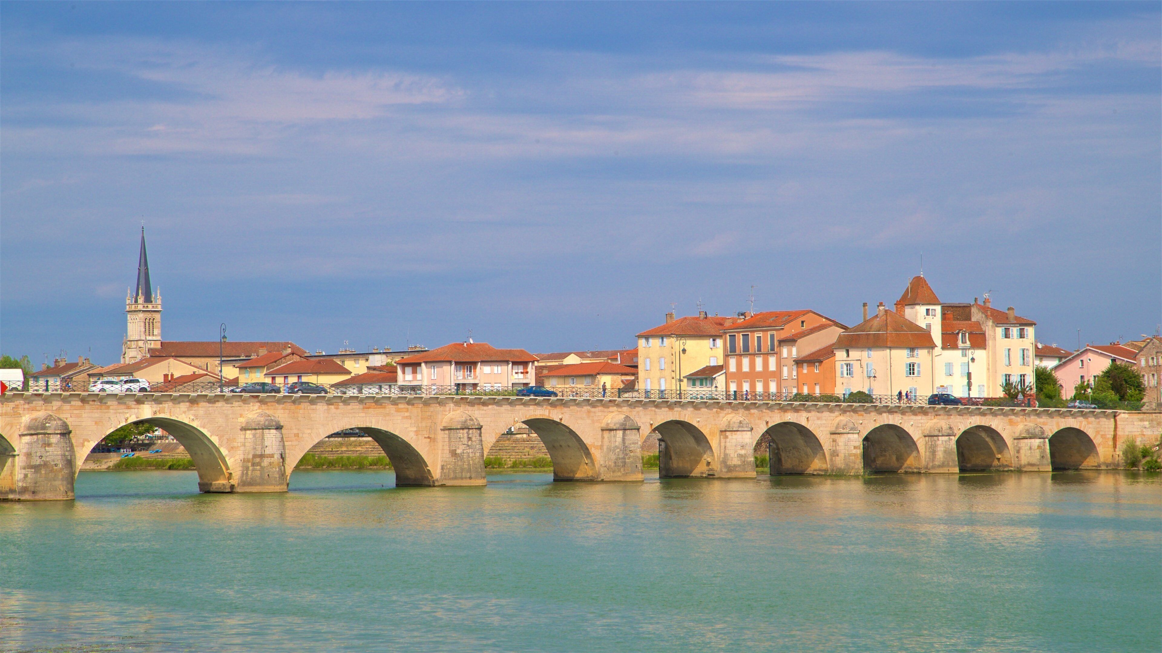 Pont Saint-Laurent showing a river or creek and a bridge