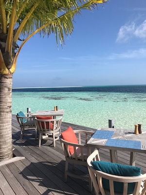 Hurawali is an amazing experience. The color of the water is remarkable. On site underwater restaurant is expensive but worth every penny. #Lifeatexpedia