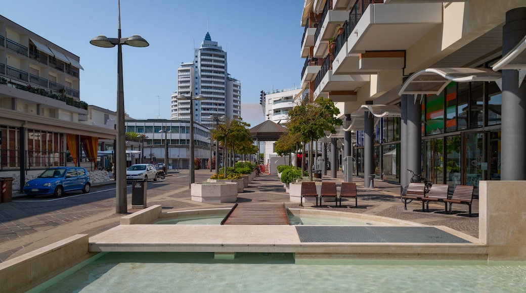 Piazza Marconi which includes a fountain
