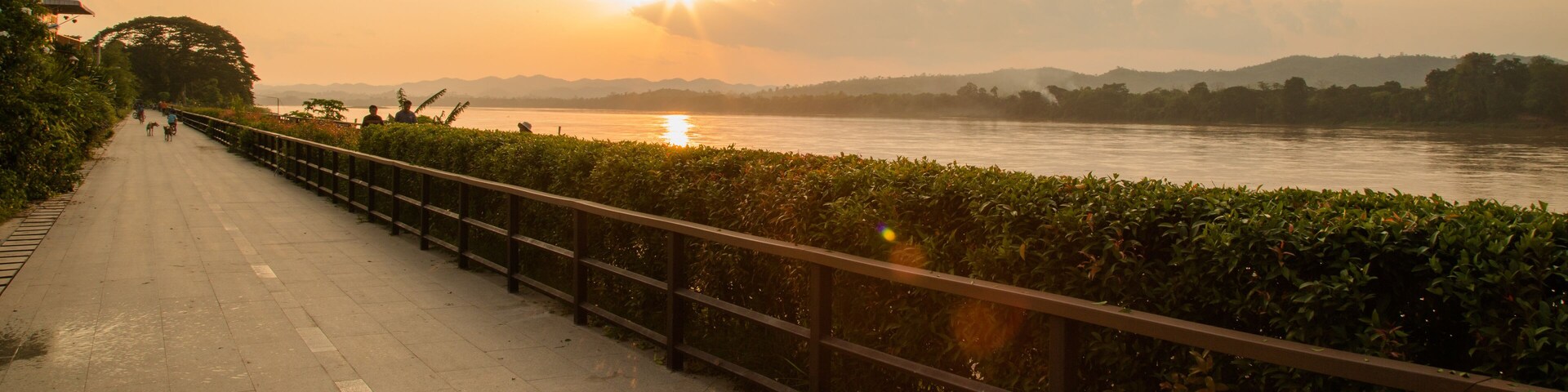Road, river, scenery, Mekong, evening In Chiang Khan, Loei, Thailand