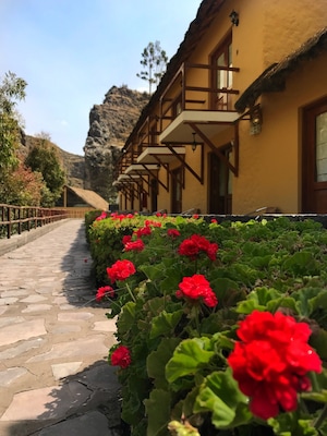 Showcasing a year-round outdoor pool and hot spring bath, Hotel El Refugio is located in Chivay.