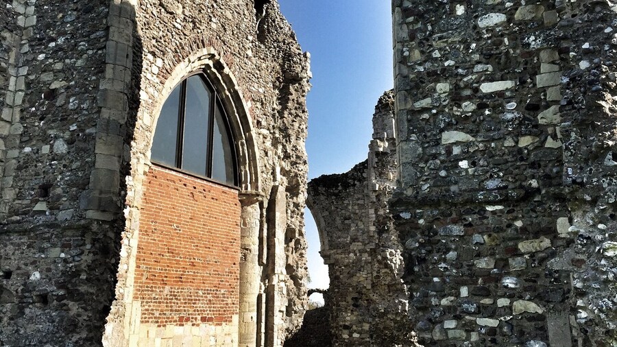 Leiston Abbey, old ruins and functioning music school #springfun