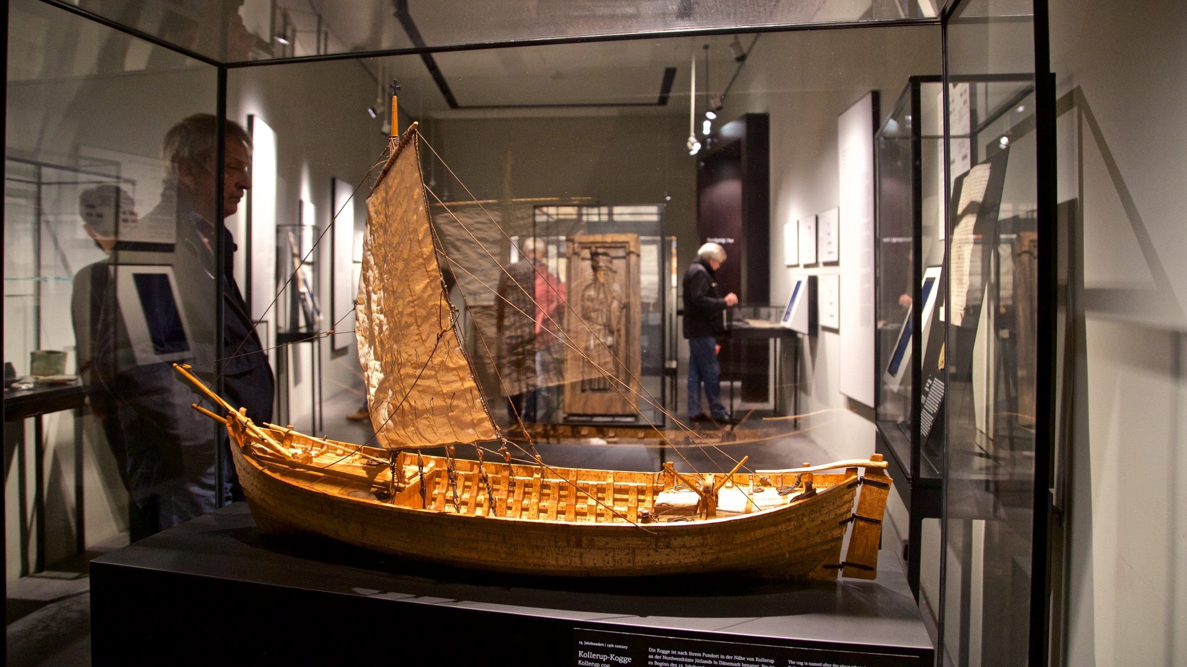 ヨーロピアン ハンゼ博物館 表示 屋内の眺め