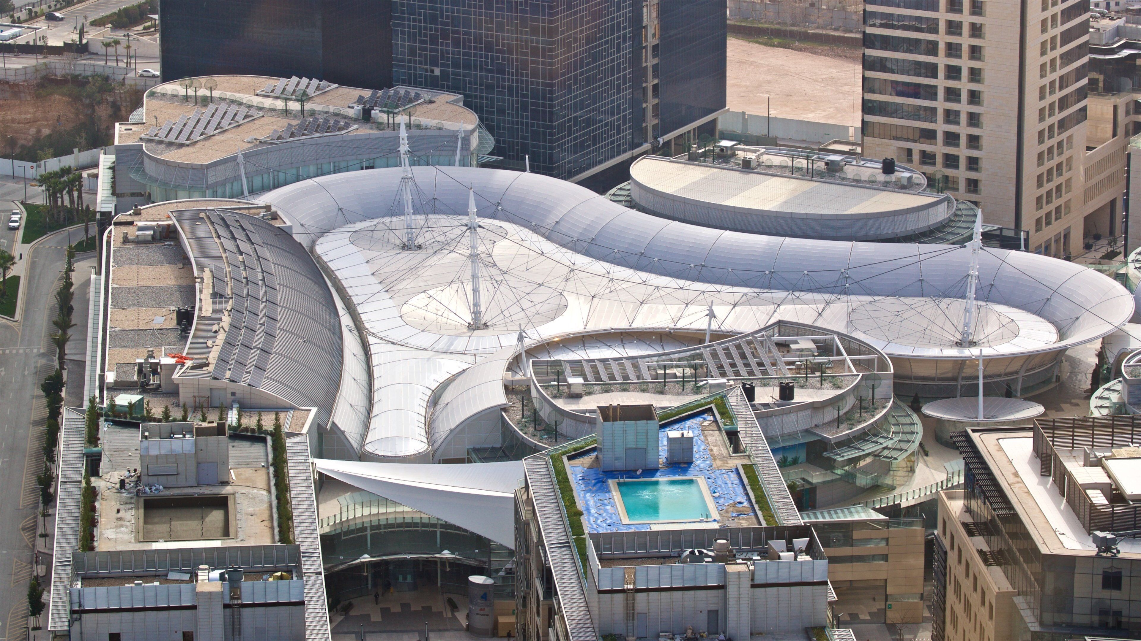 Al Abdali Mall featuring a city