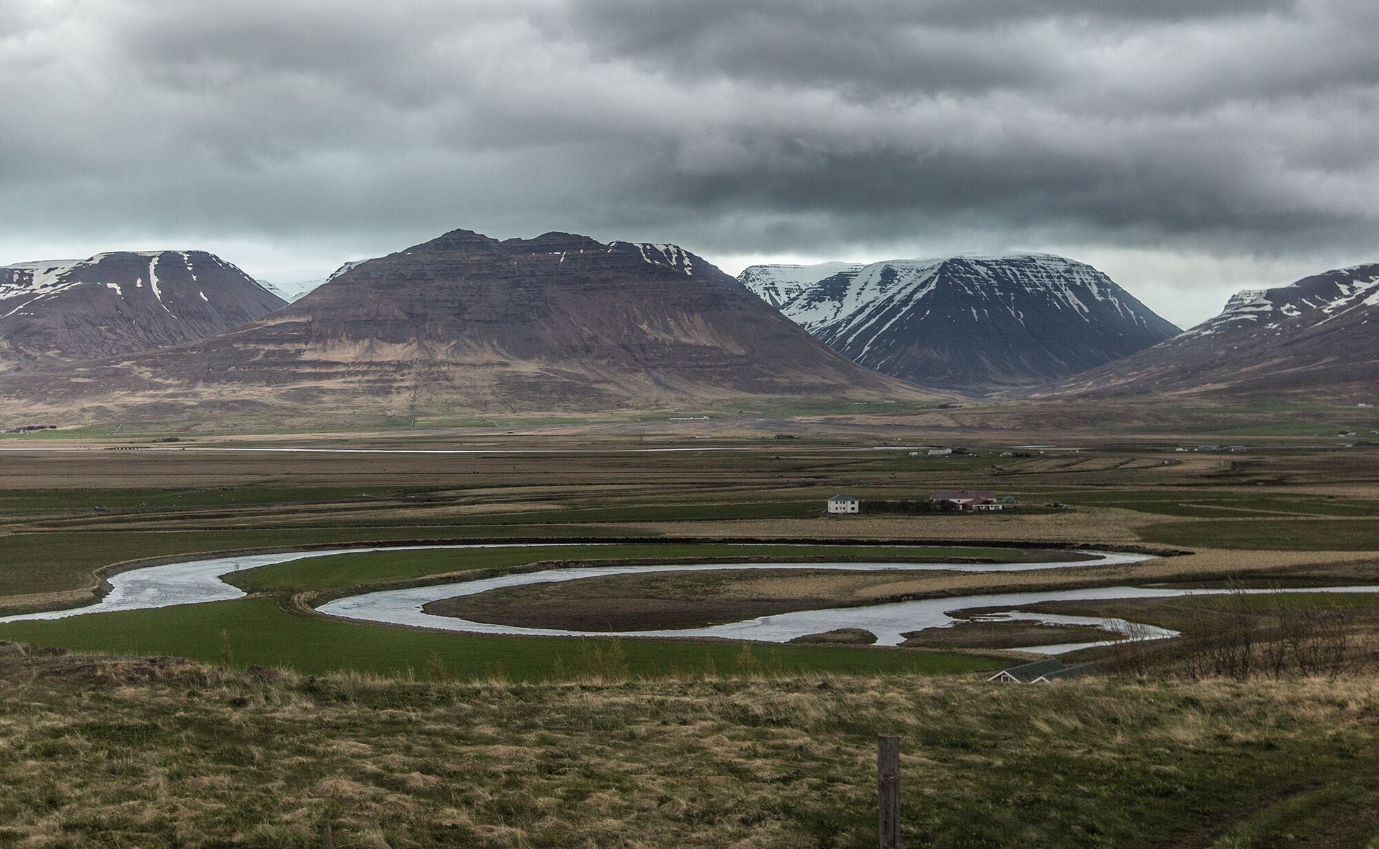 This river snakes along side the road for miles. I really liked how it backtracked all the way around instead of going the extra 10 feet to connect with the other side. 