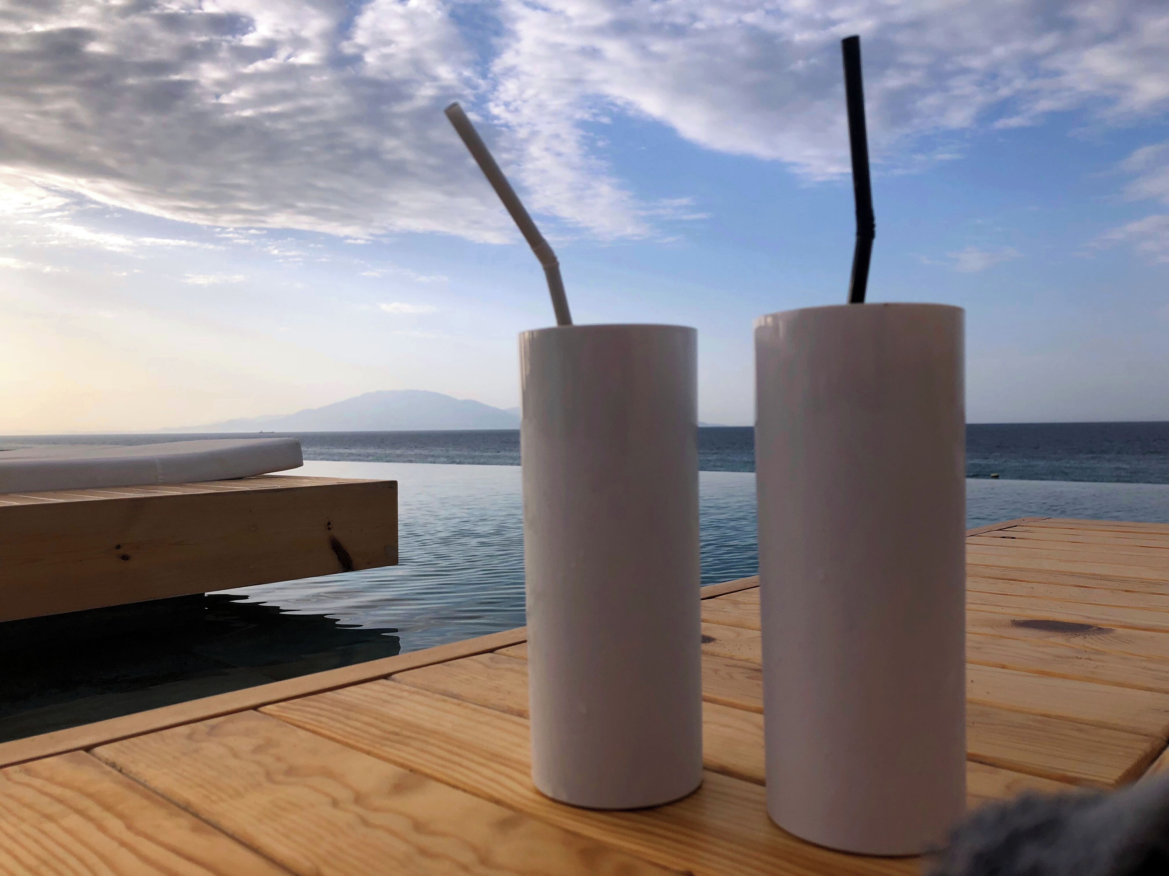 Enjoy traditional Greek frappé and the prime view of this infinity pool – as the water ends where the horizon starts, you’ll never want to get out! #LifeAtExpedia #SeasideDiscoveries