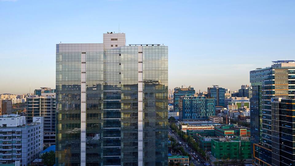 Building scenery in Seoul, South Korea.