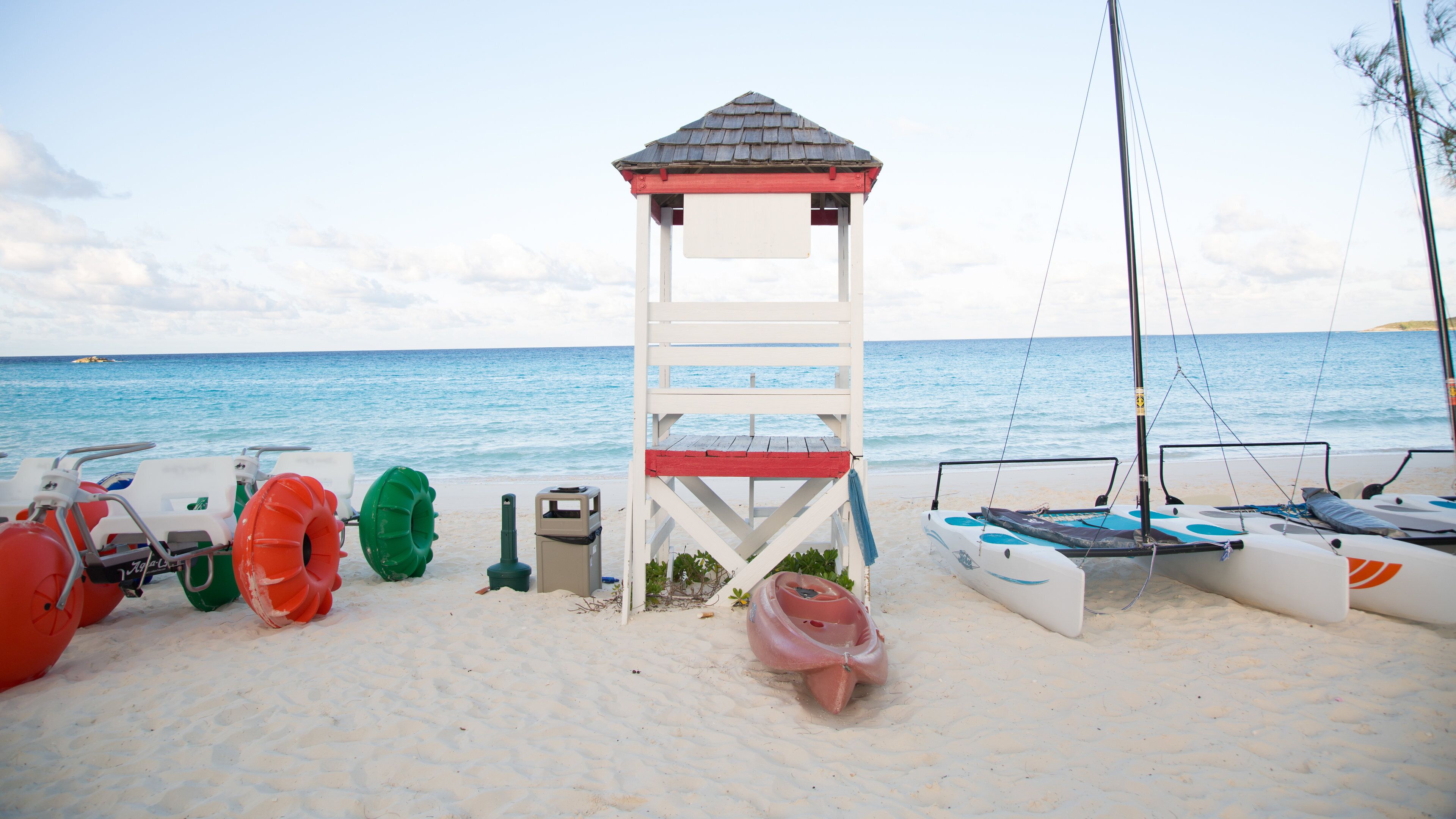 Little San Salvador Island showing general coastal views and a beach
