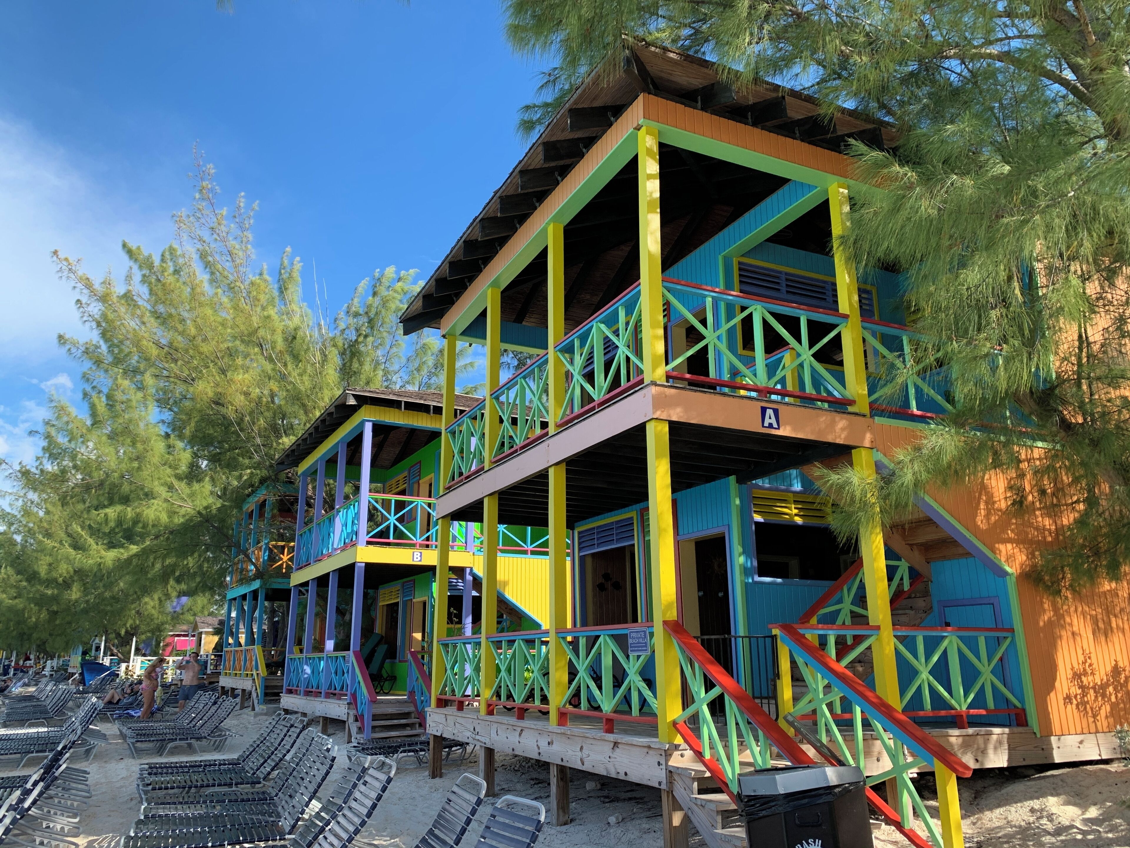 #Bahamas #HalfMoonCay #Trovember

The small island of San Salvador, also known as Half Moon Cay, is a paradise on earth. Blue waters, white sand and peace.
We were at Half Moon Beach on one of the scales of a cruise ship. According to information passed on to us on board the island was purchased by Holland America Line and is used as one of the company's cruise calls.

A pequena ilha de San Salvador, também conhecida como Half Moon Cay, é um paraíso na Terra. Águas azuis, areia branca e paz. 
Estivemos na praia de Half Moon em uma das escalas de um navio de cruzeiro. Segundo informações que nos foram passadas a bordo a ilha foi comprada pela Holland America Line e é usada como uma das escalas dos cruzeiros da companhia.