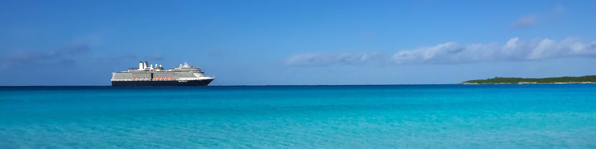 Little San Salvador Island showing cruising, tropical scenes and a sandy beach