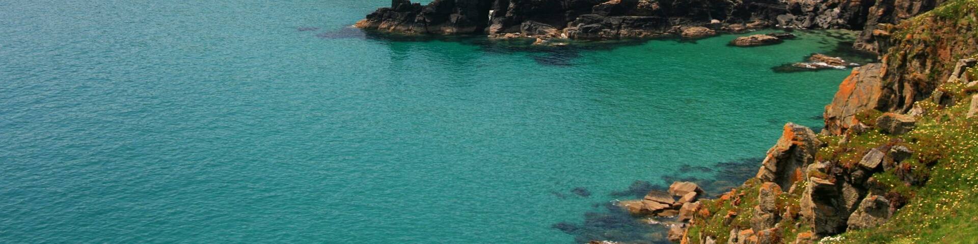 Lizard Peninsula Lighthouse , Coastline