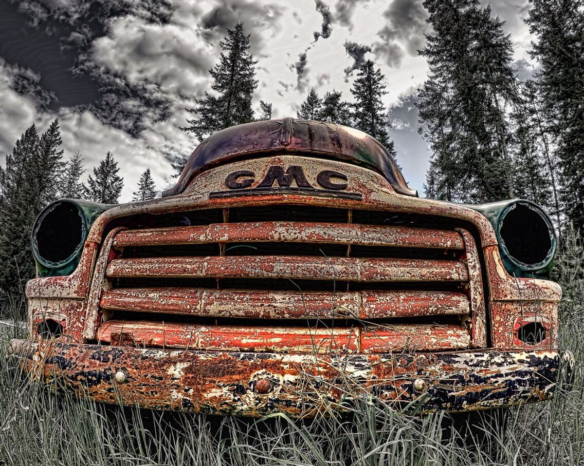 This was taken on the side of the road in Montana. Old cars make great HDR photos
#roadtrip
