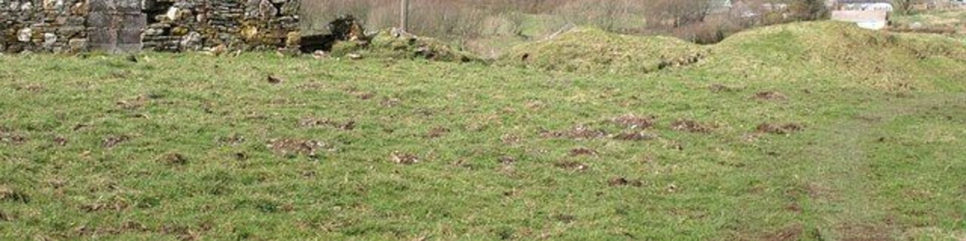 Outbuilding, Trewassa. A rural outbuilding on the fringe of the hamlet, seen from the same spot as 736183. Across the valley, in SX1487, is Trehane.
