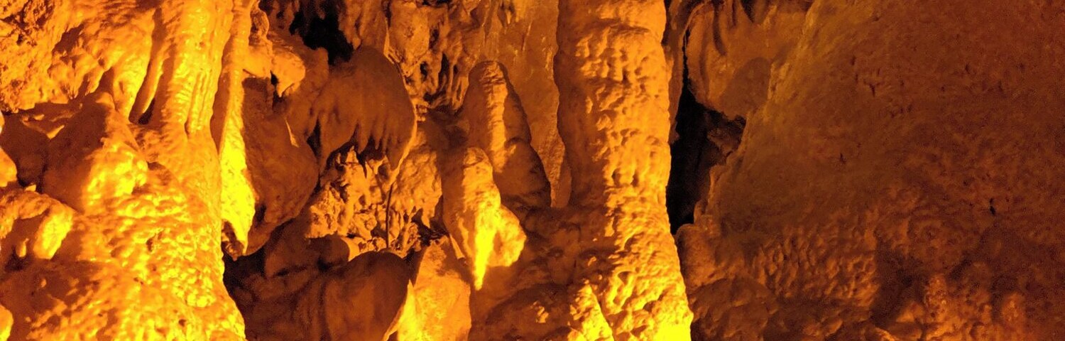 Definitely worth a trip to Kentucky! The National Park has a lot of different tours to choose from. We did the Domes and Dripstones tour and were not disappointed. Learned a lot of cool info and saw some magnificent geology. #kentucky #nationalpark