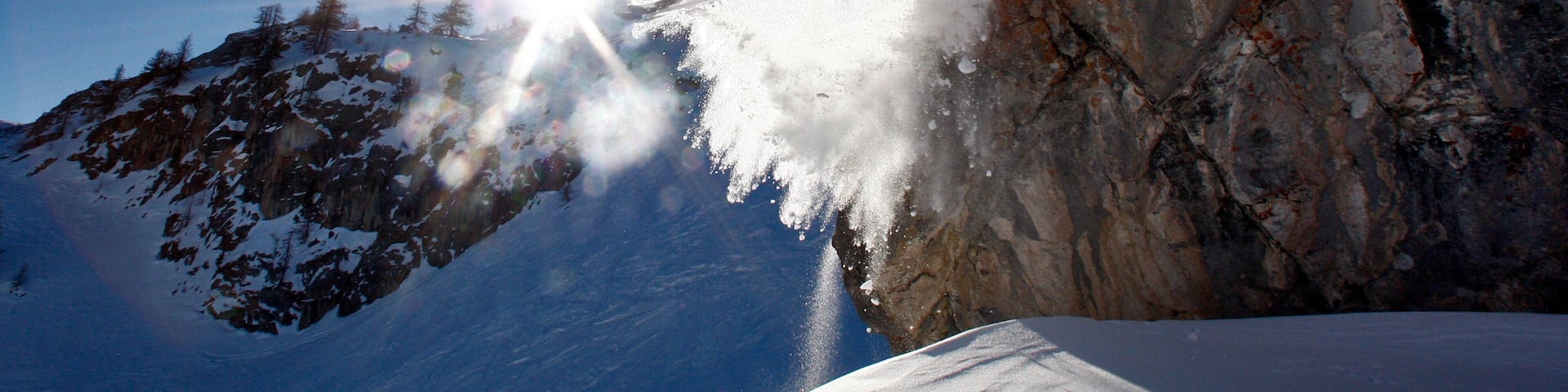 Aix-en-Provence mostrando esquiar en la nieve y nieve y también un hombre