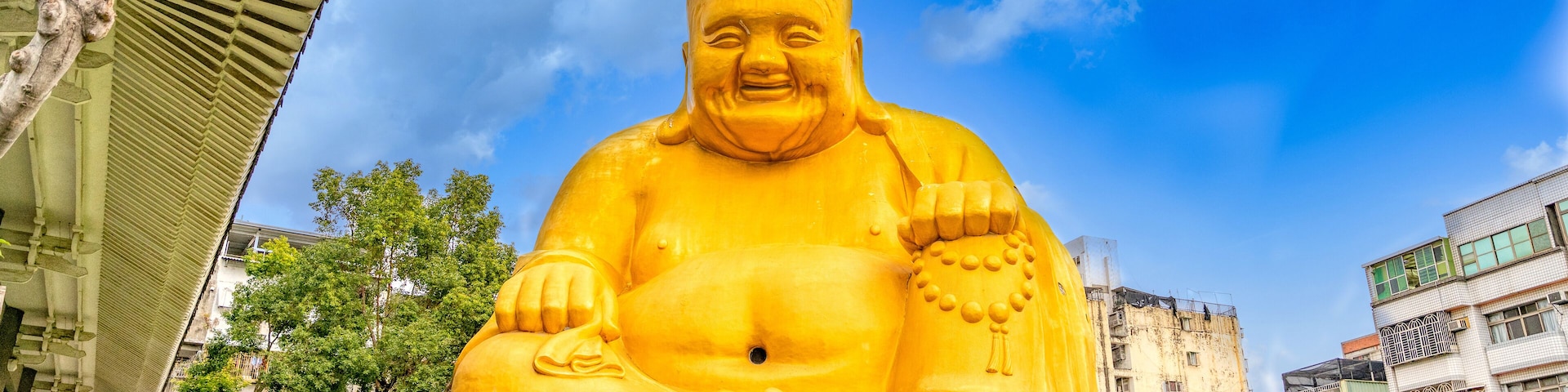 金色の笑う大仏様!台湾台中「宝覚寺」鷲屏山 / 弥勒大仏像(布袋)観光スポット