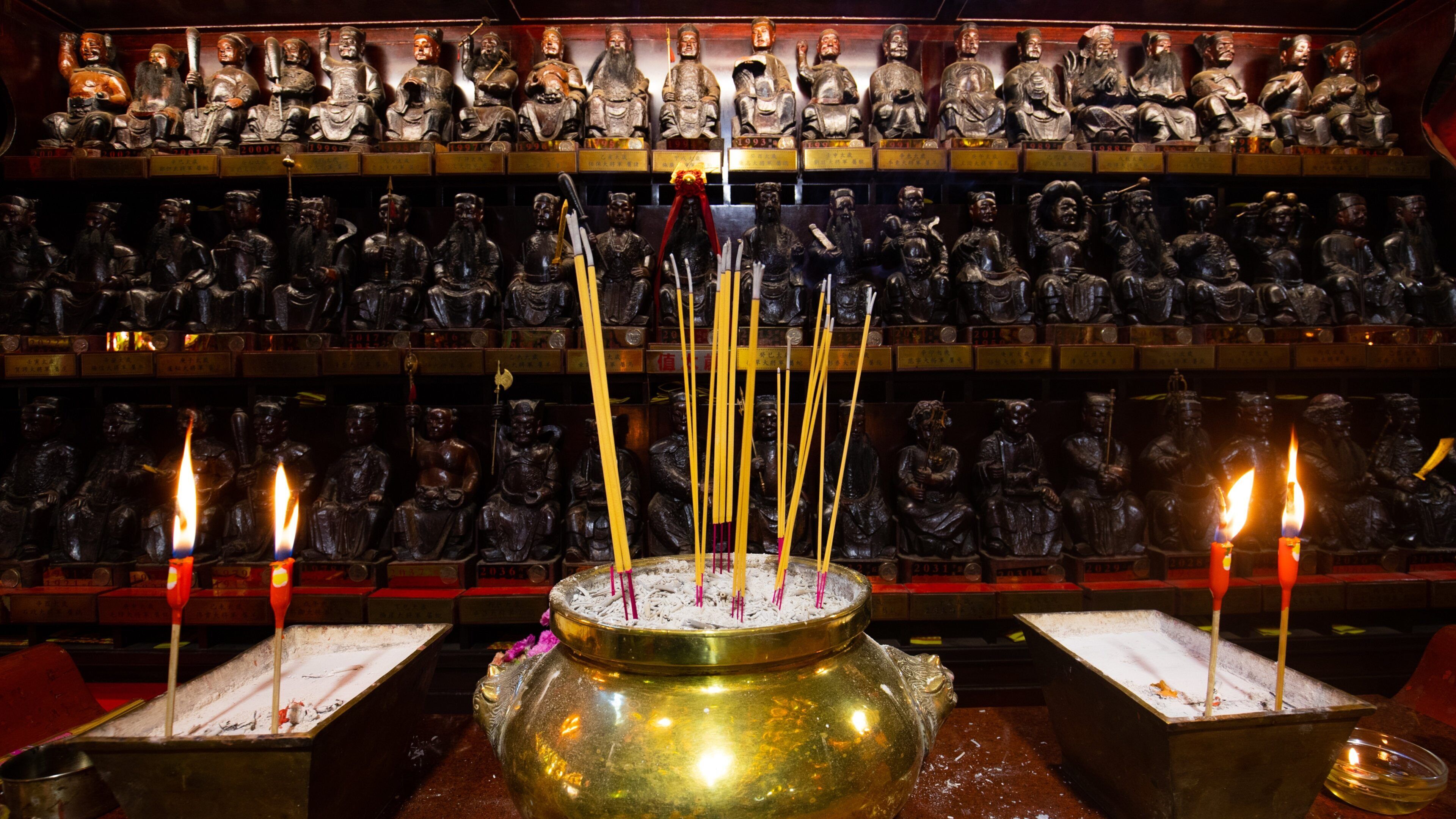 Pak Tai Temple showing a temple or place of worship and interior views