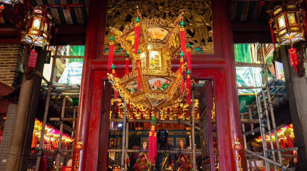 Pak Tai Temple showing interior views, heritage elements and a temple or place of worship
