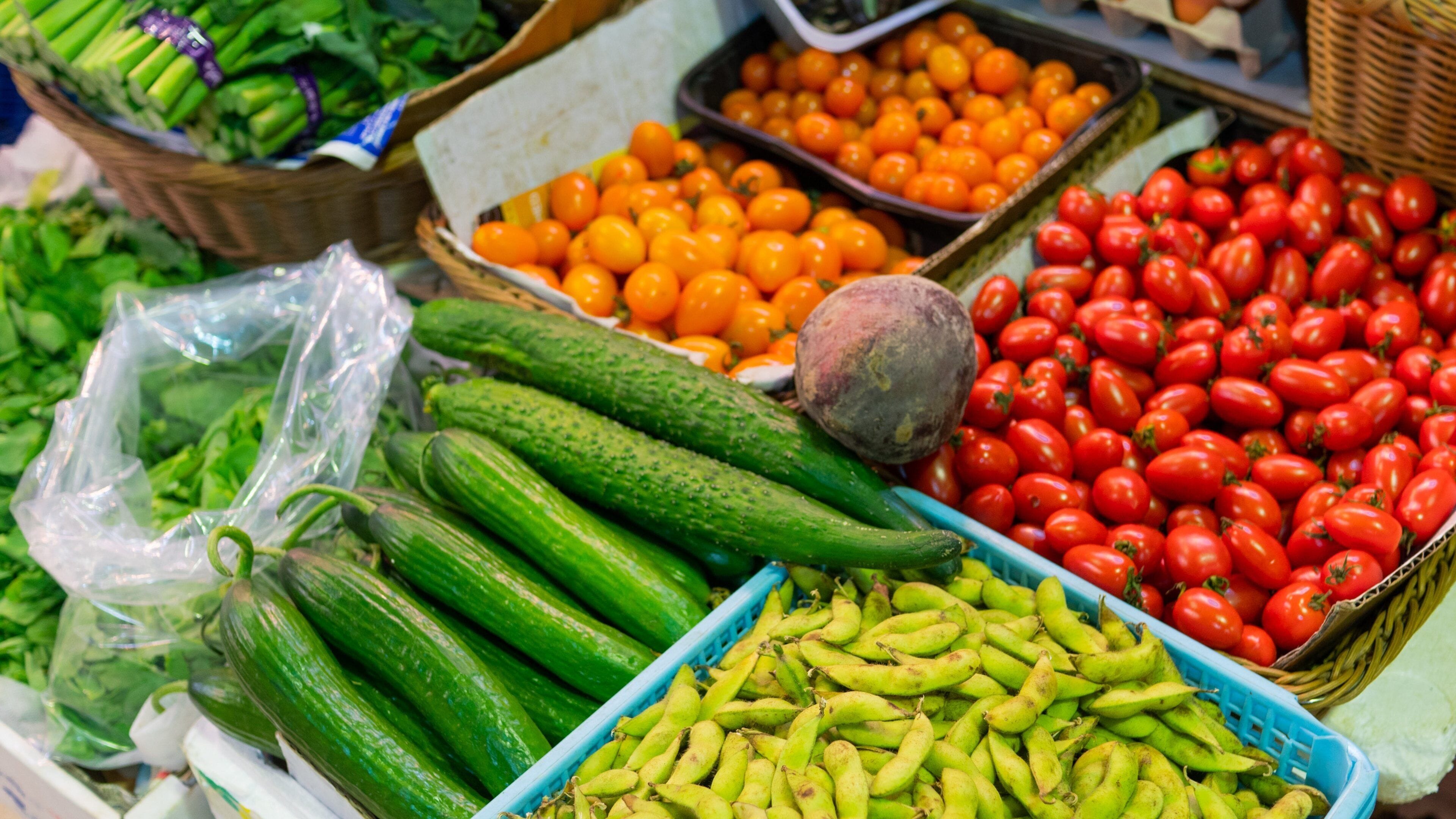 Hong Kong SAR showing markets and food
