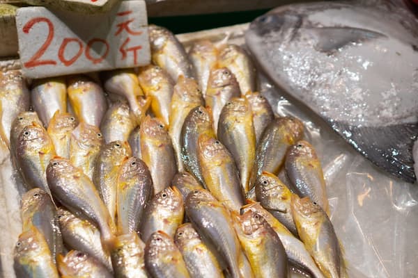 Wan Chai Market showing food and markets