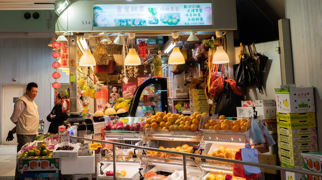 Wan Chai Market showing interior views, food and markets