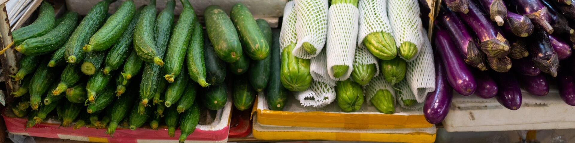 Wan Chai Market showing food and markets
