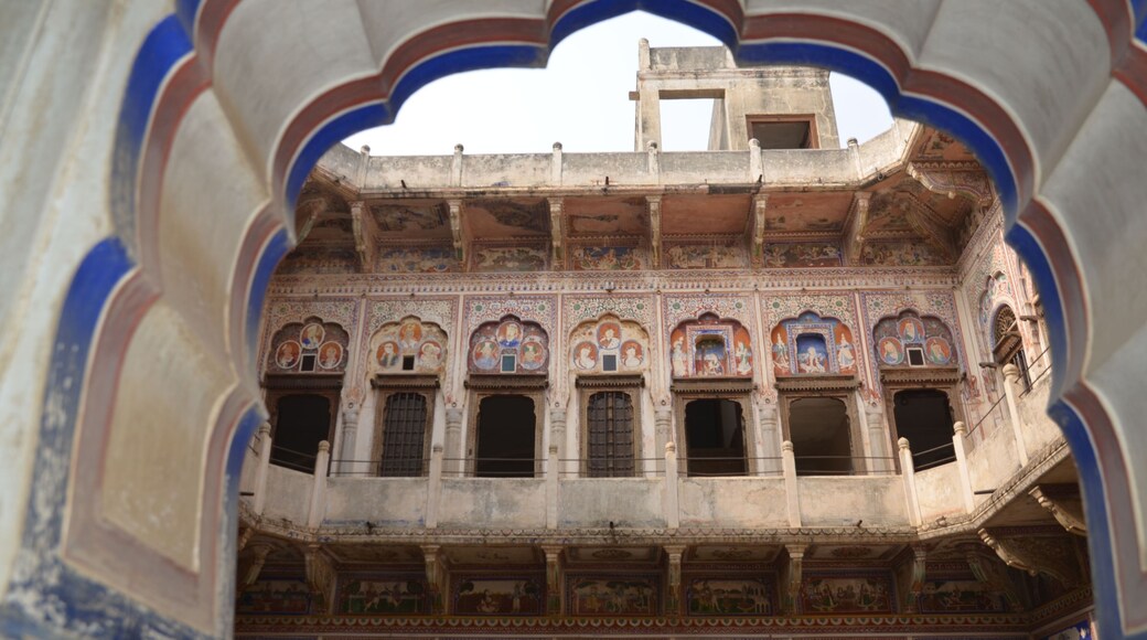 Stunning architecture offside the touristic trails: haveli in the city of Bikaner in Rajasthan, India