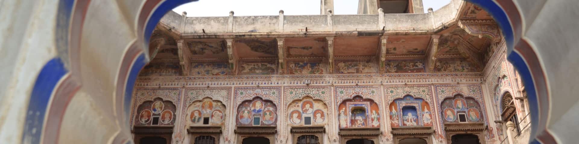 Stunning architecture offside the touristic trails: haveli in the city of Bikaner in Rajasthan, India