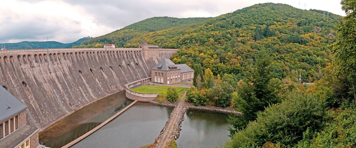 Die monumentale Ederseetalsperre in Nordhessen