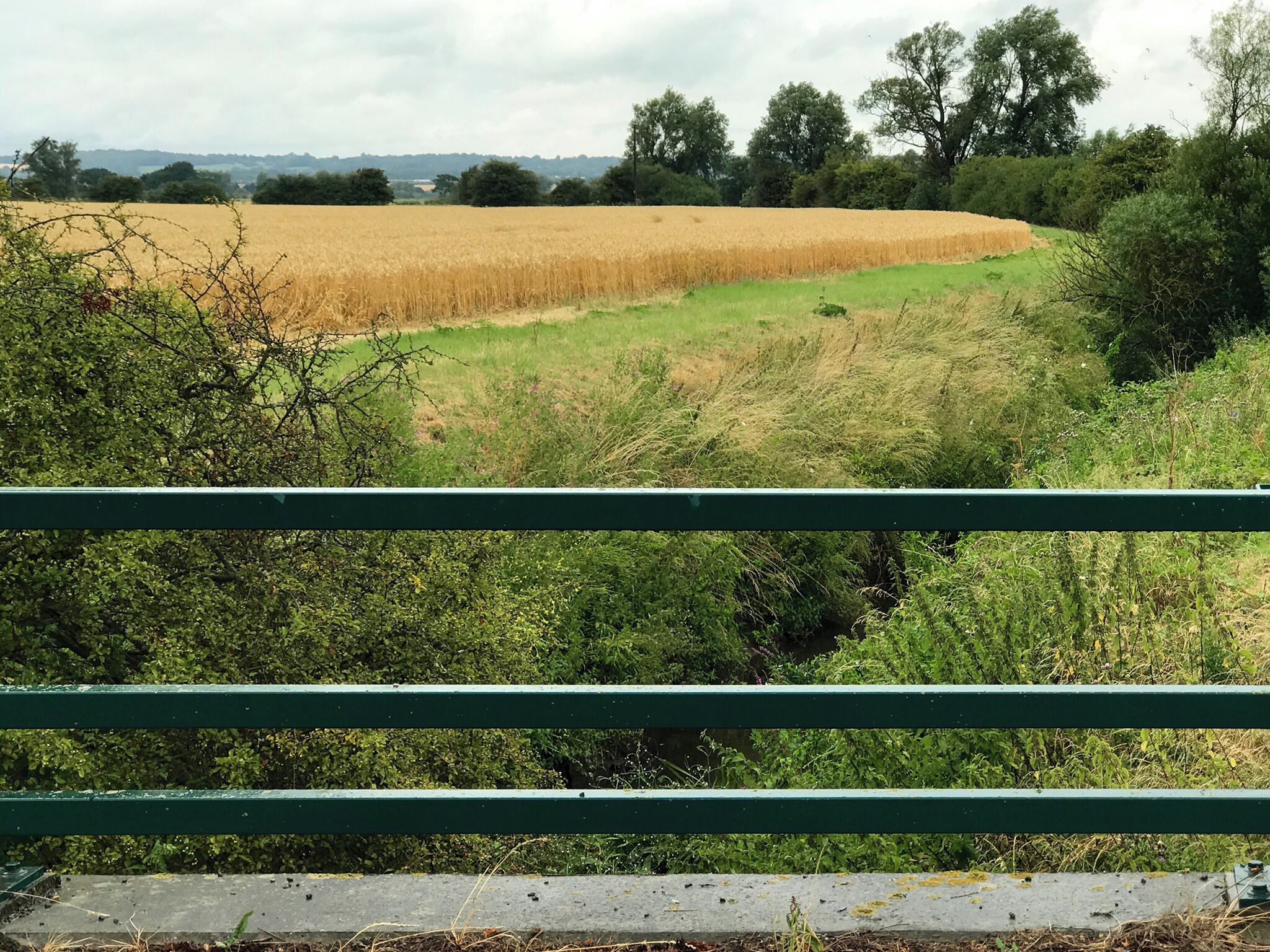The Mardyke
The river, which was navigable to about this point until the 19th century, marks the furthest eastern extent of Greater London.
Nearest station: Ockendon.