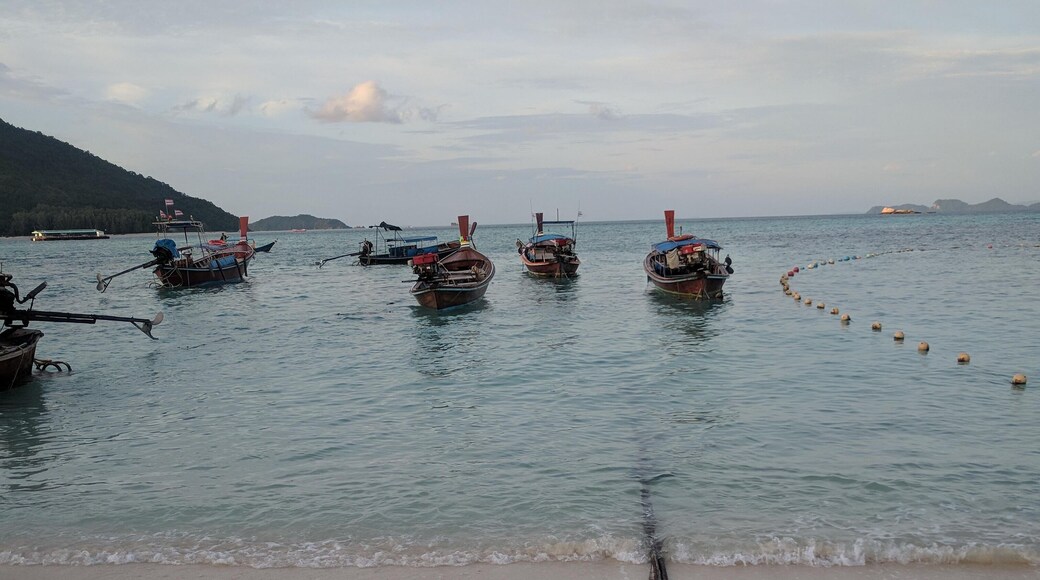 A good mooring need no knot, still no one can untie it.
- Laozi