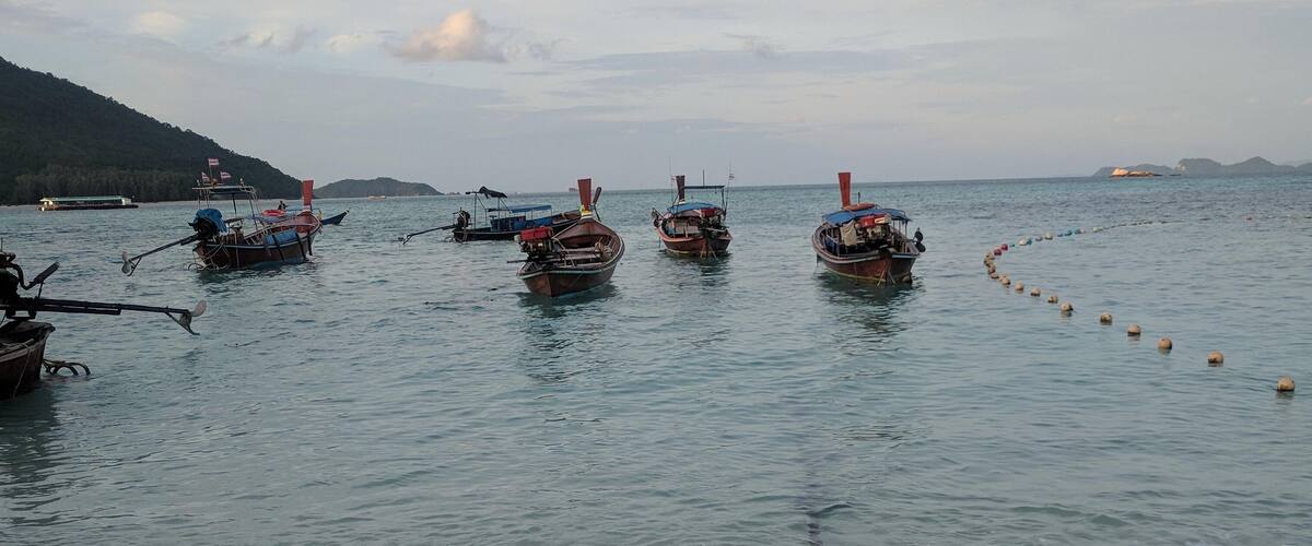 A good mooring need no knot, still no one can untie it.
- Laozi