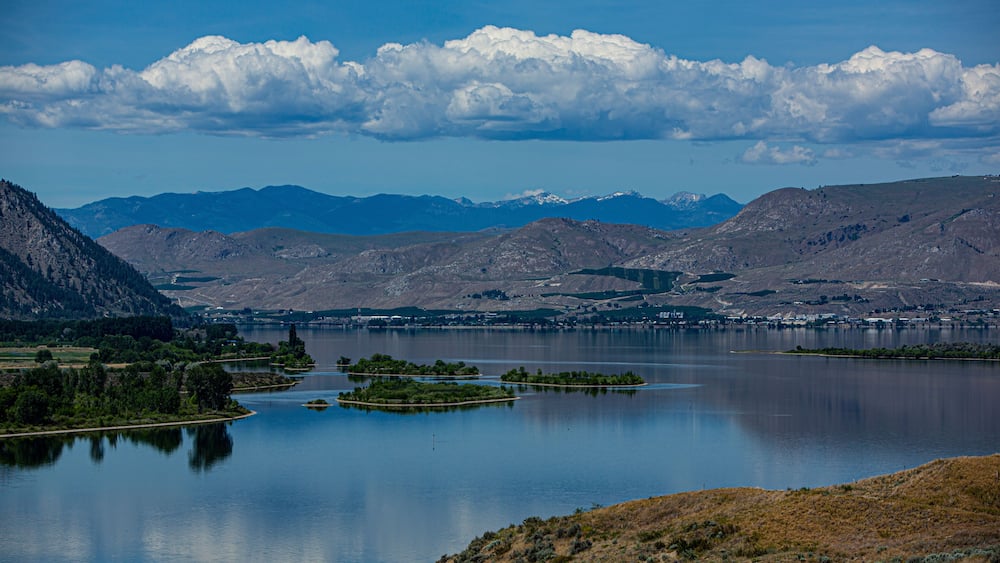 Lake Pateros, Brewster, Washington State, lake, landscape, agriculture, mountains