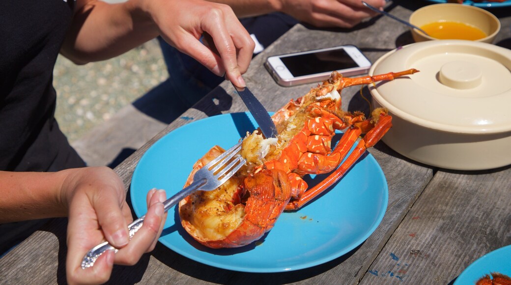 Puerto San Carlos which includes food