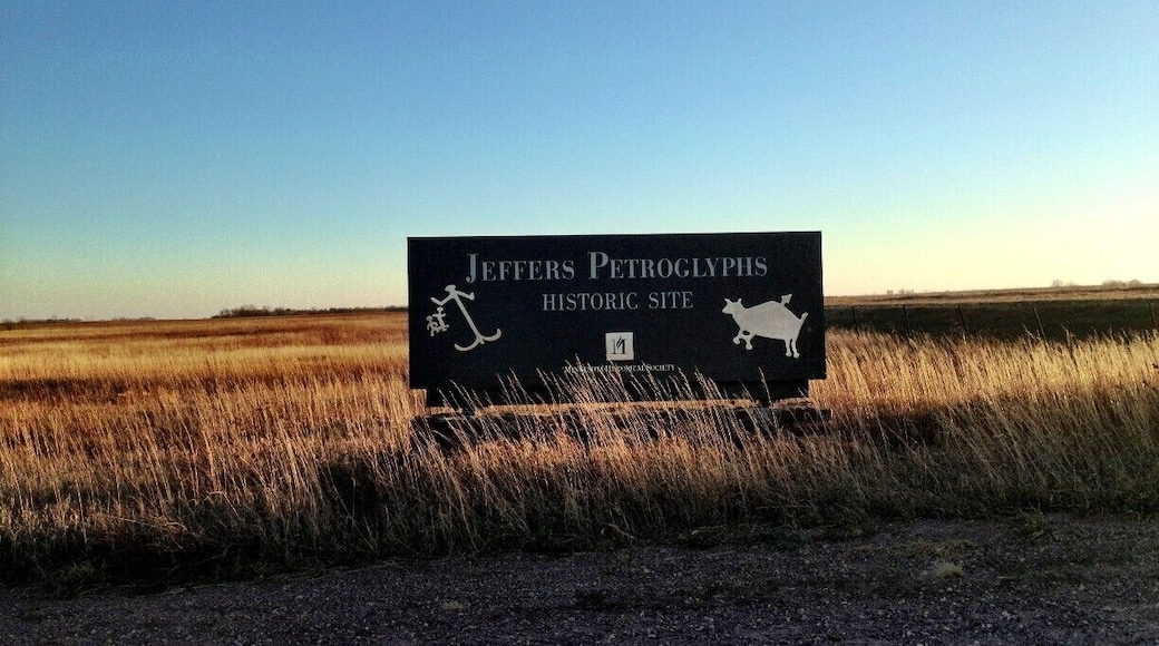 Entrance sign to this historic site that contains large slabs of Sioux Quartz full of Native American drawings that date back hundreds to thousands of years.
#localgem