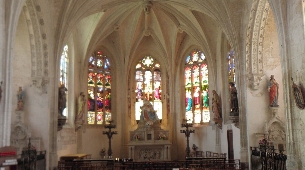 Chapelle Notre-Dame-de-Pitié de Longny-au-Perche (61). Intérieur.