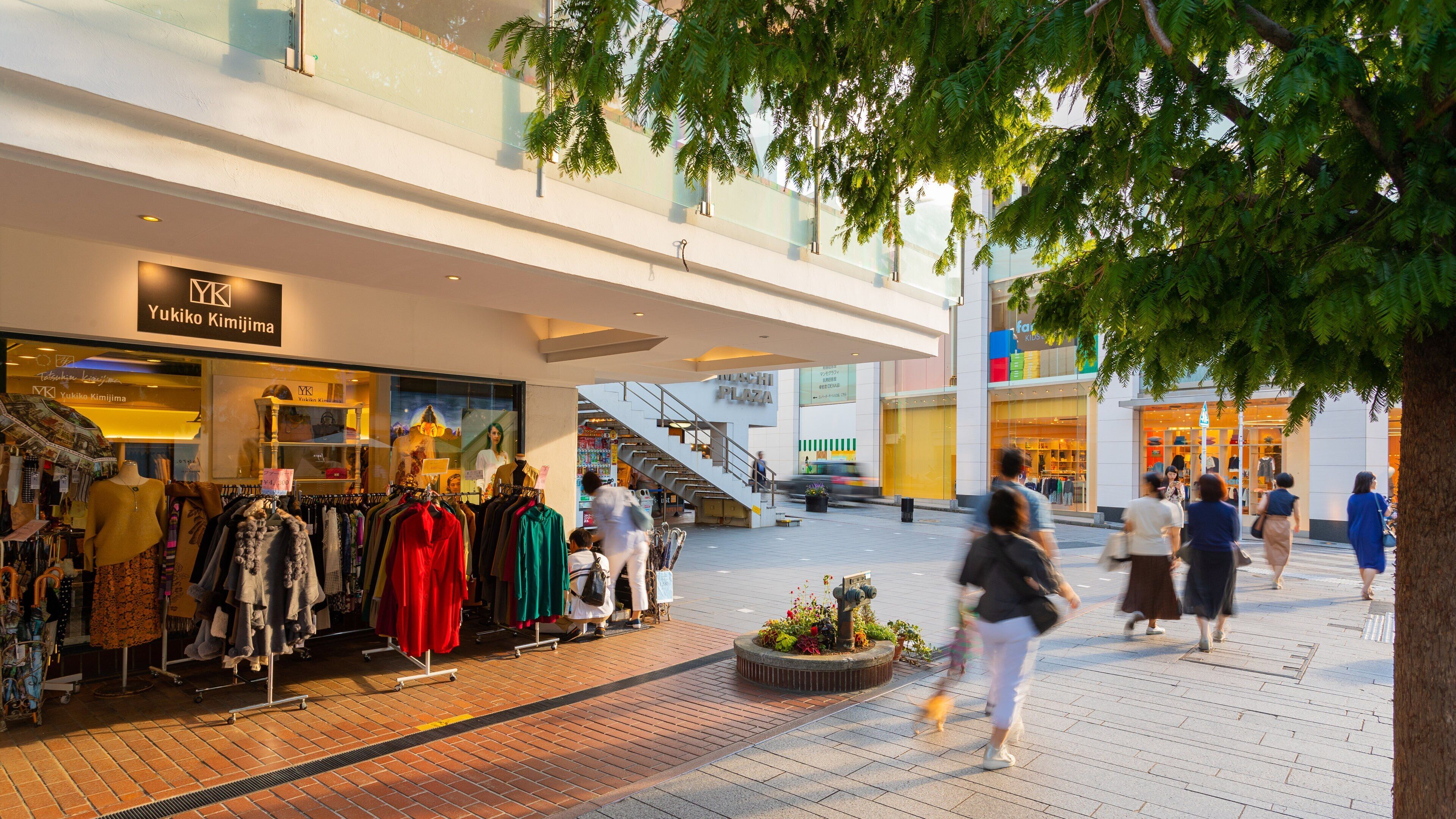 Motomachi Shopping Street which includes shopping