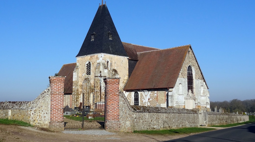Eglise Saint Martin, entrée et cimetière.